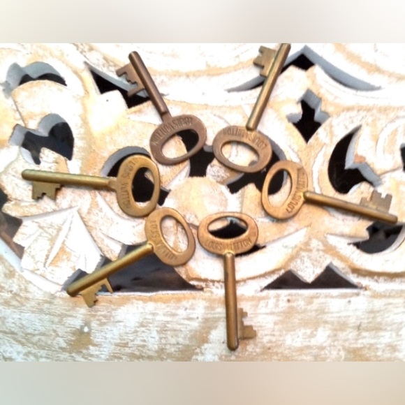 Sale ~ Louis Vuitton Vintage Skeleton Key #173208 - Authentic - Picture 1 of 3